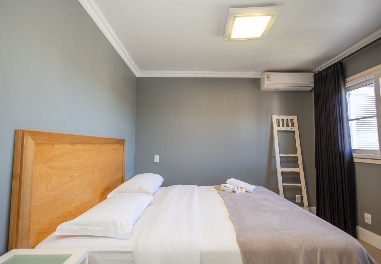 Apartamento em Gramado - Desfrute o centro sem carro! 4 quartos a 60m da Rua Coberta! 