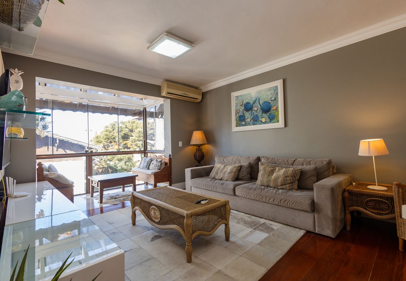 Apartamento em Gramado - Desfrute o centro sem carro! 4 quartos a 60m da Rua Coberta! 
