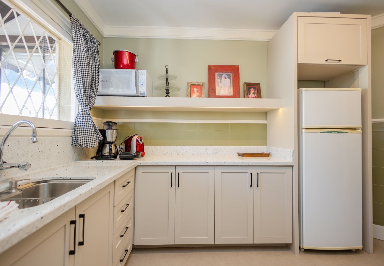 Apartamento em Gramado - Desfrute o centro sem carro! 4 quartos a 60m da Rua Coberta! 