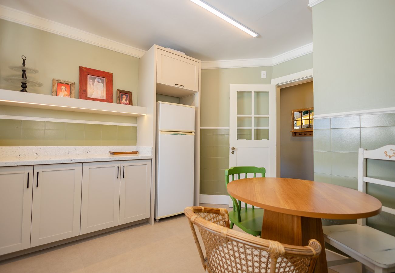 Apartamento em Gramado - Desfrute o centro sem carro! 4 quartos a 60m da Rua Coberta! 