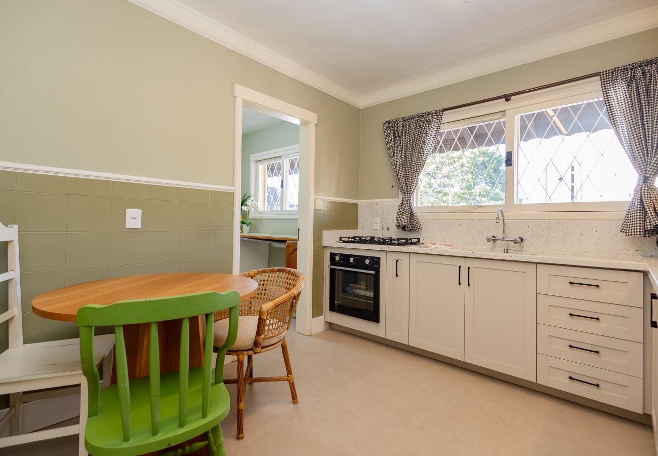 Apartamento em Gramado - Desfrute o centro sem carro! 4 quartos a 60m da Rua Coberta! 