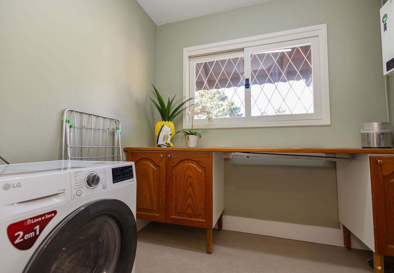 Apartamento em Gramado - Desfrute o centro sem carro! 4 quartos a 60m da Rua Coberta! 