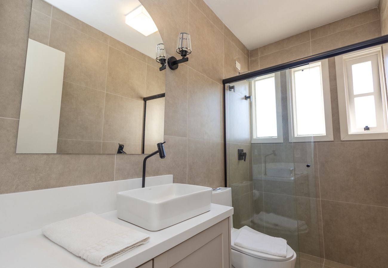 Apartamento em Gramado - Desfrute o centro sem carro! 4 quartos a 60m da Rua Coberta! 
