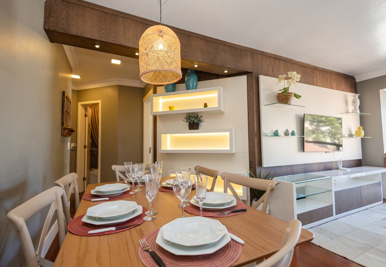 Apartamento em Gramado - Desfrute o centro sem carro! 4 quartos a 60m da Rua Coberta! 