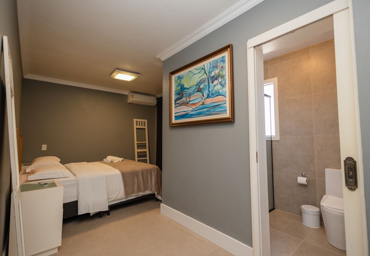 Apartamento em Gramado - Desfrute o centro sem carro! 4 quartos a 60m da Rua Coberta! 