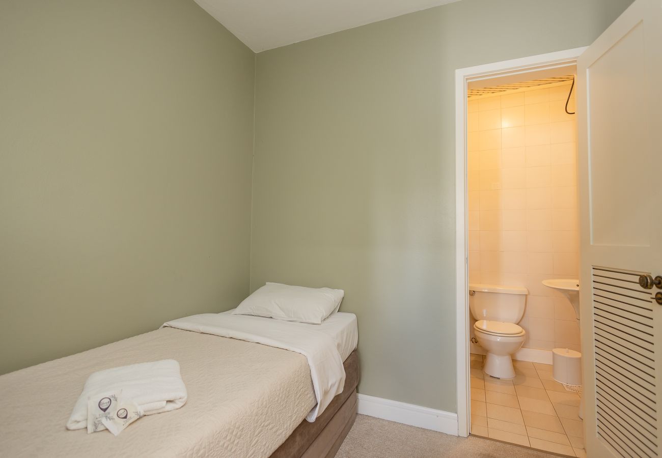 Apartamento em Gramado - Desfrute o centro sem carro! 4 quartos a 60m da Rua Coberta! 