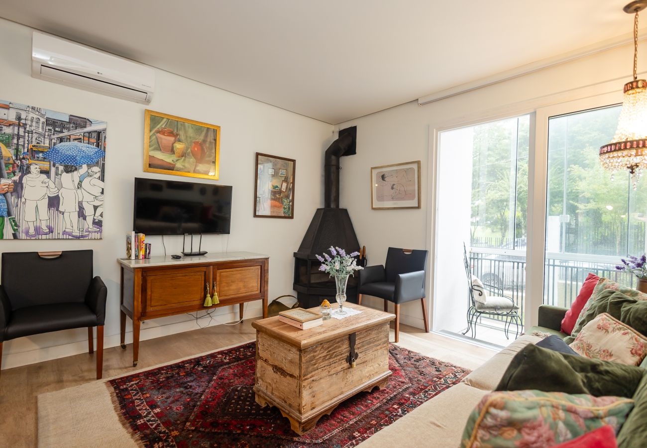 Apartamento em Gramado - NOVO! Loft 2D (1 suite) a 400m da Rua Coberta!