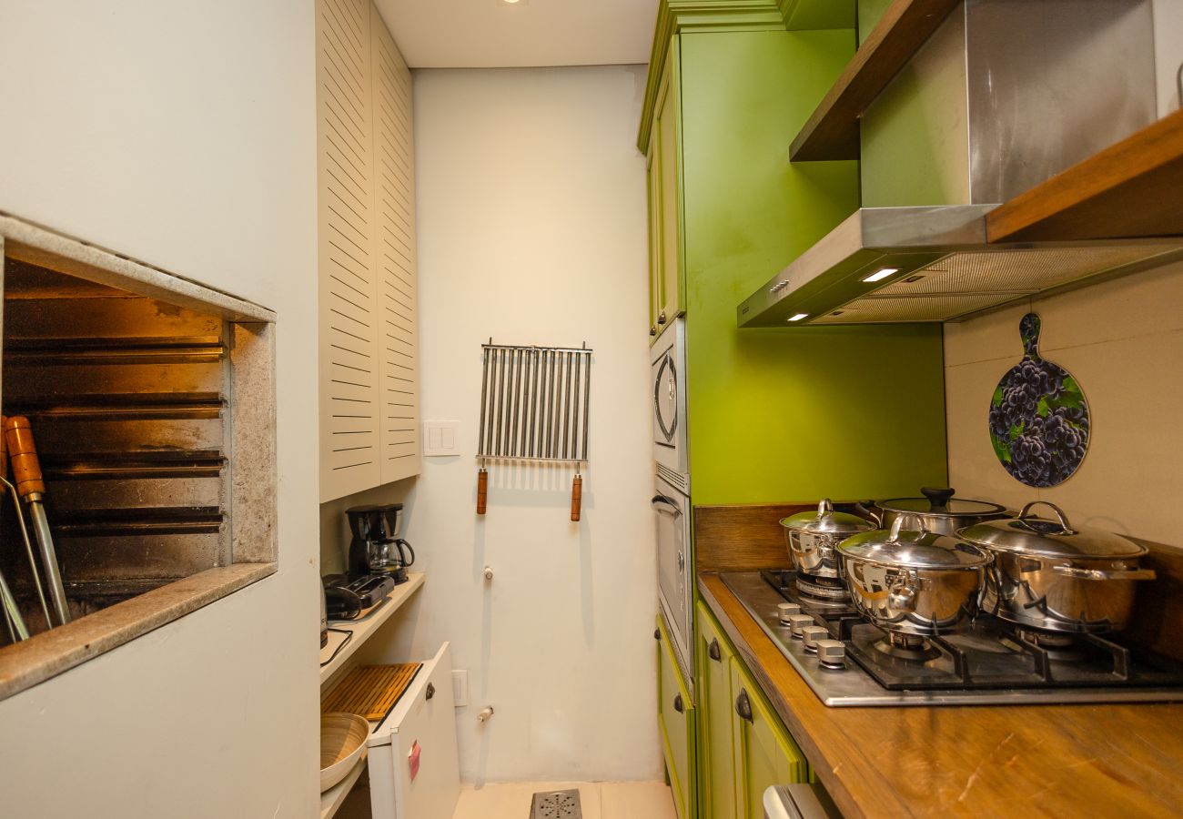 Apartamento em Gramado - NOVO! Loft 2D (1 suite) a 400m da Rua Coberta!