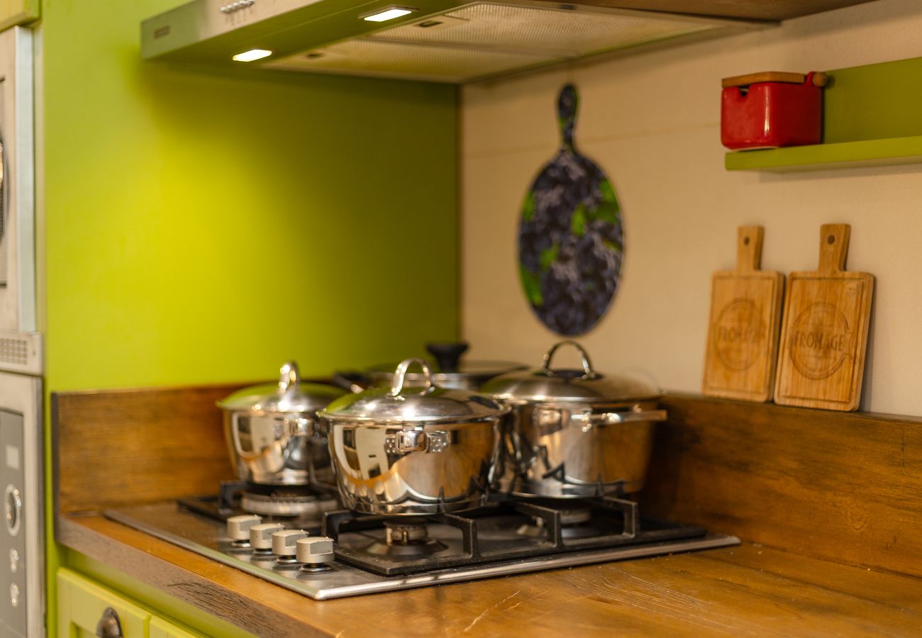 Apartamento em Gramado - NOVO! Loft 2D (1 suite) a 400m da Rua Coberta!