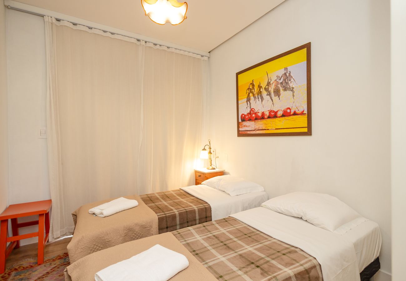Apartamento em Gramado - NOVO! Loft 2D (1 suite) a 400m da Rua Coberta!