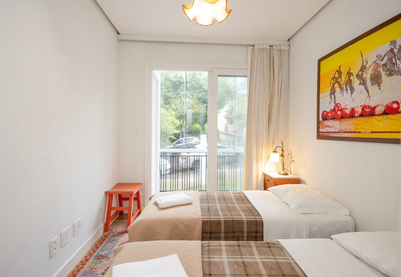 Apartamento em Gramado - NOVO! Loft 2D (1 suite) a 400m da Rua Coberta!