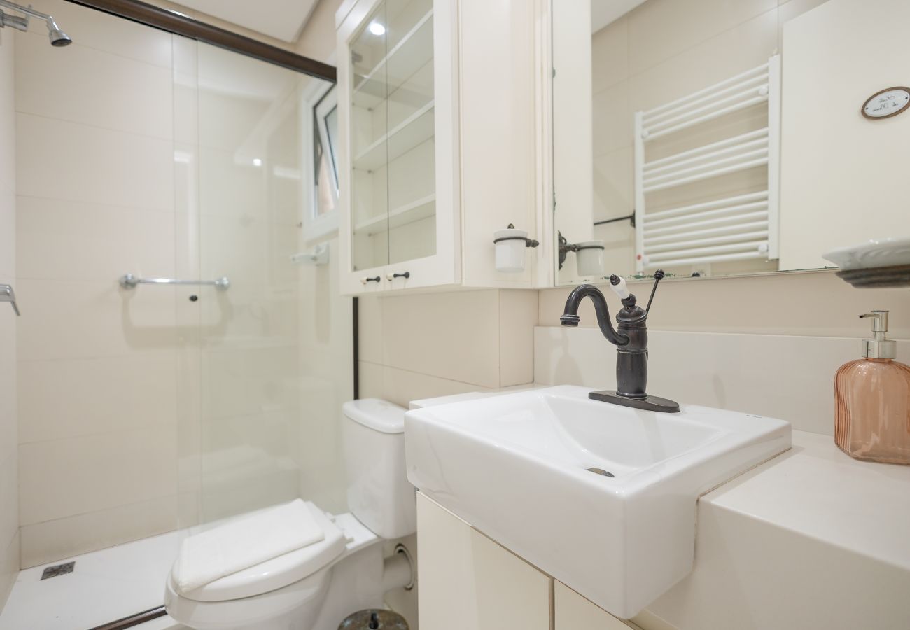 Apartamento em Gramado - NOVO! Loft 2D (1 suite) a 400m da Rua Coberta!