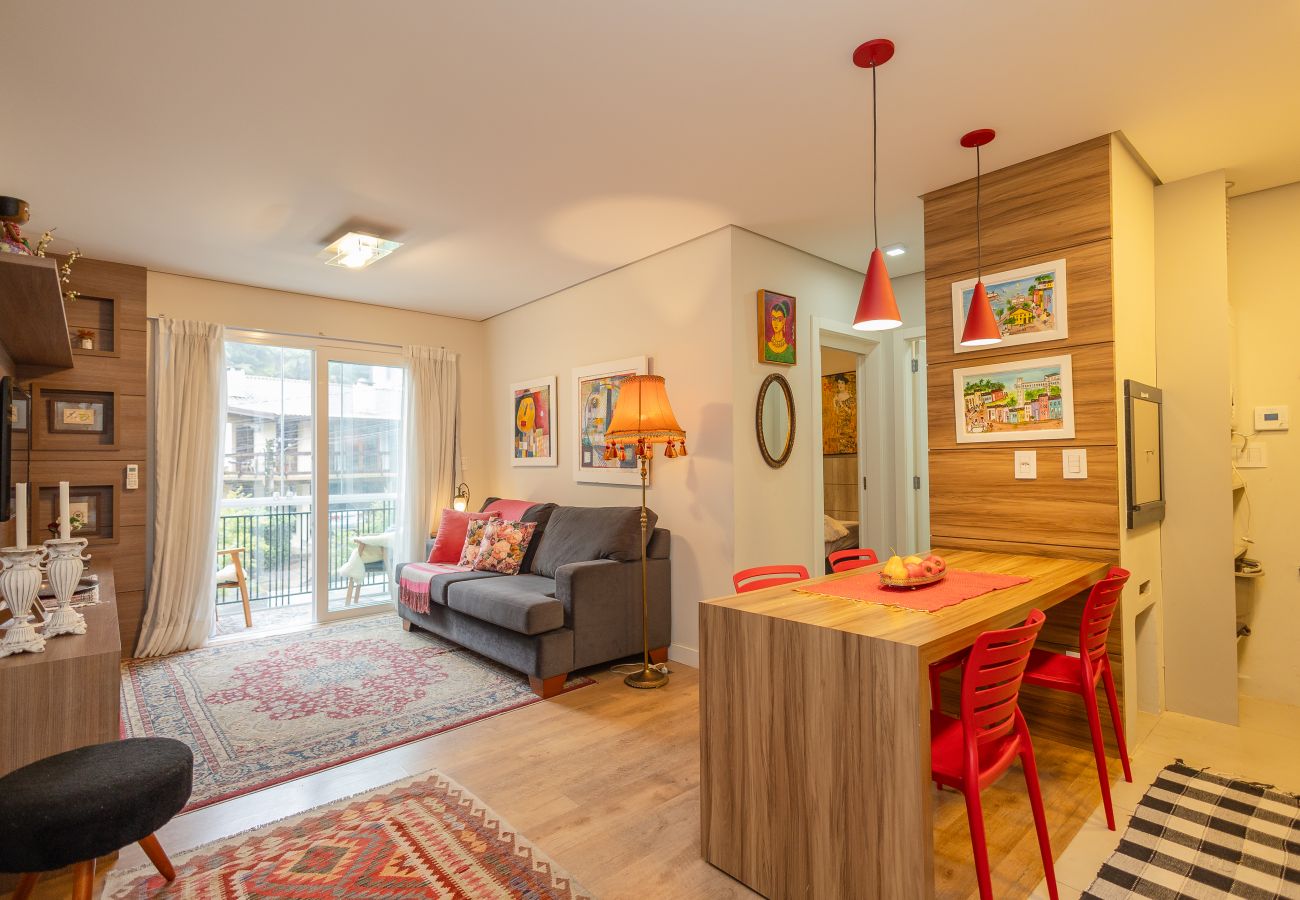 Apartamento em Gramado - NOVO! Casa de Laura, loft a 400m da R Coberta!