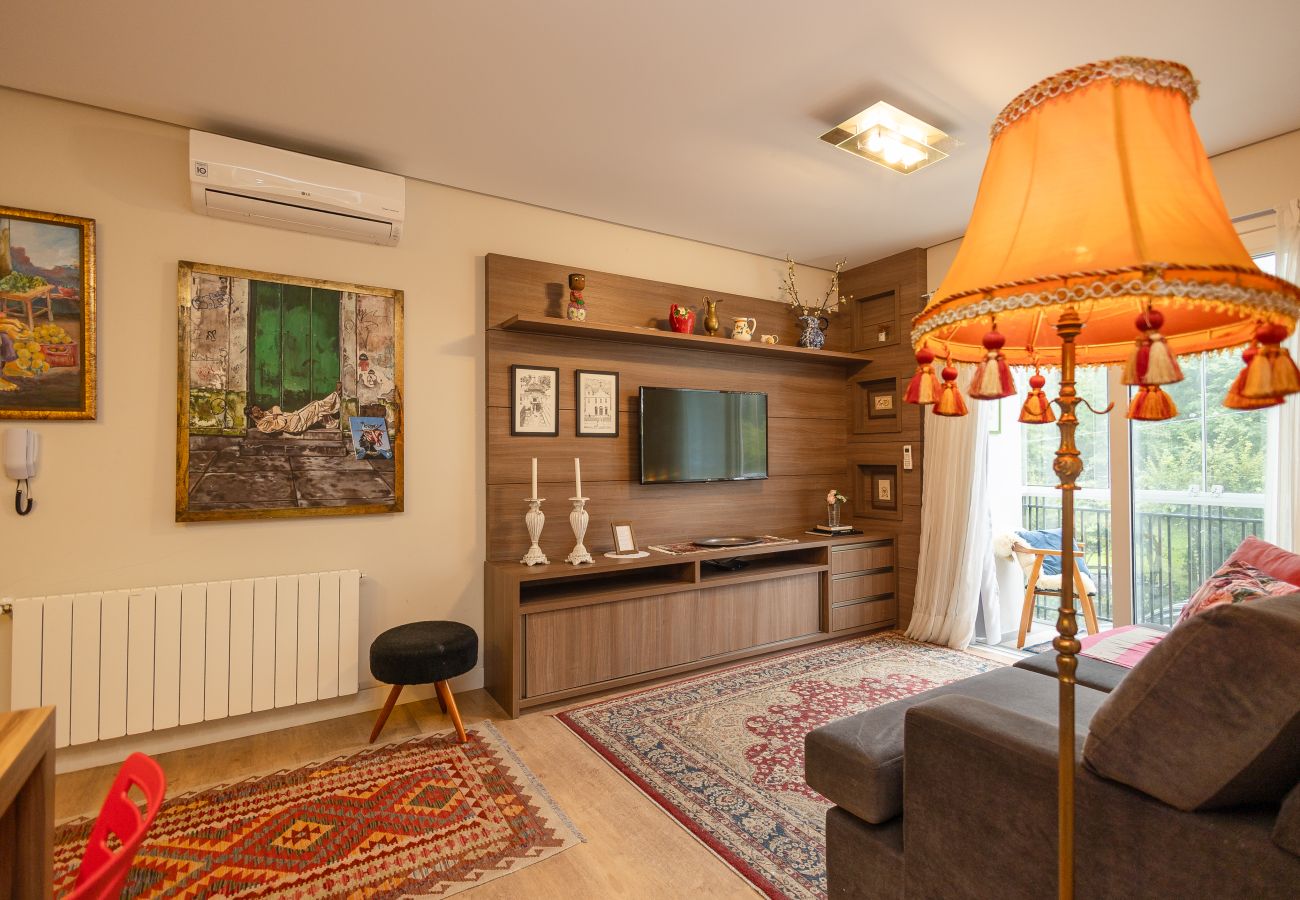 Apartamento em Gramado - NOVO! Casa de Laura, loft a 400m da R Coberta!