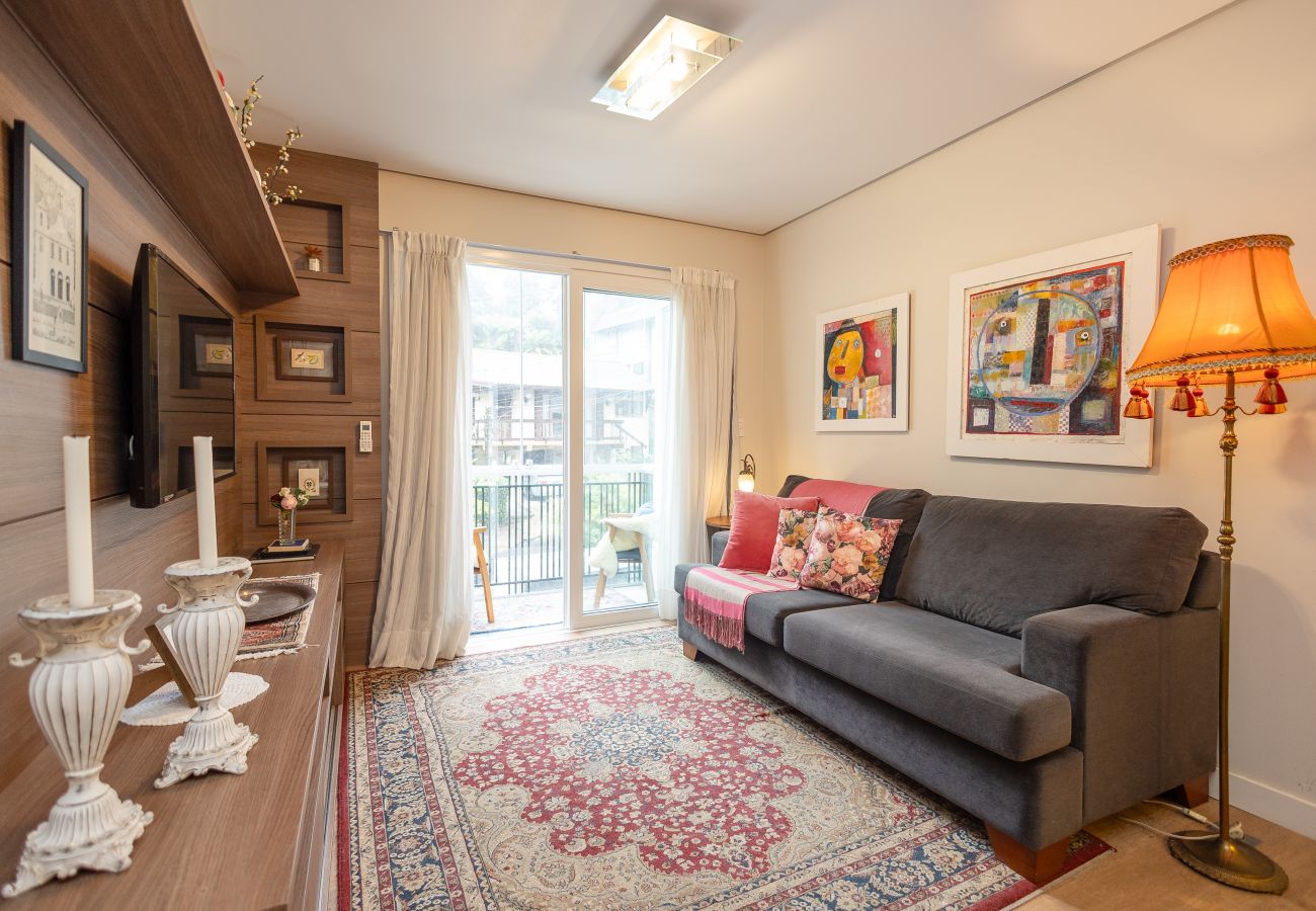 Apartamento em Gramado - NOVO! Casa de Laura, loft a 400m da R Coberta!