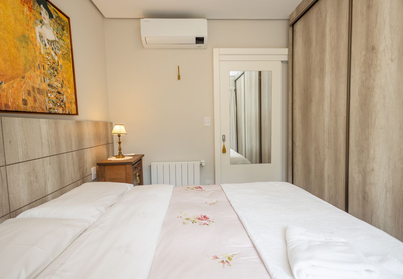 Apartamento em Gramado - NOVO! Casa de Laura, loft a 400m da R Coberta!