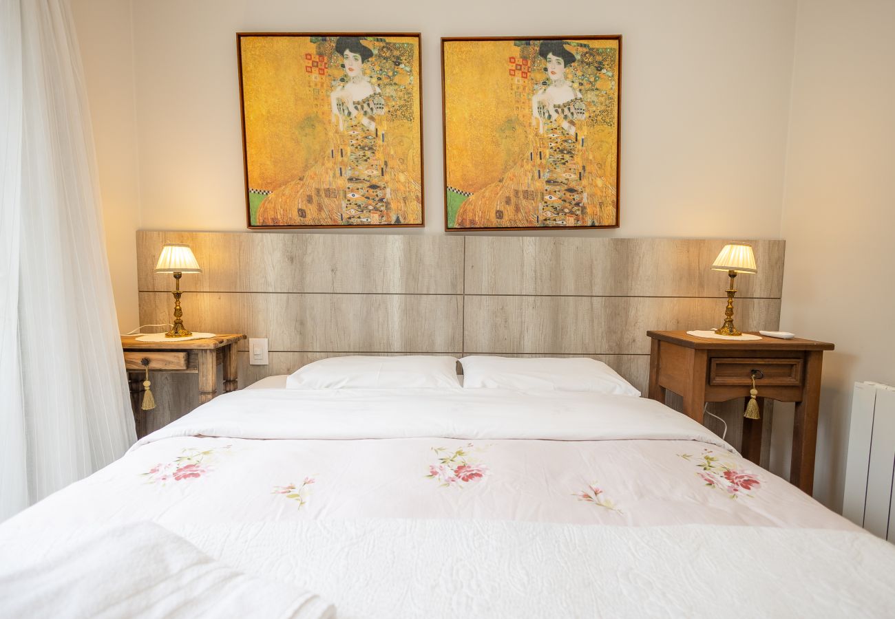 Apartamento em Gramado - NOVO! Casa de Laura, loft a 400m da R Coberta!