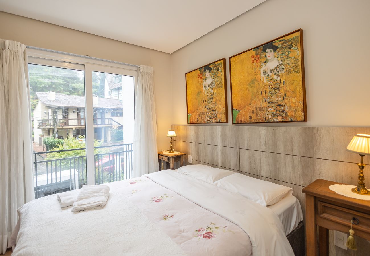 Apartamento em Gramado - NOVO! Casa de Laura, loft a 400m da R Coberta!