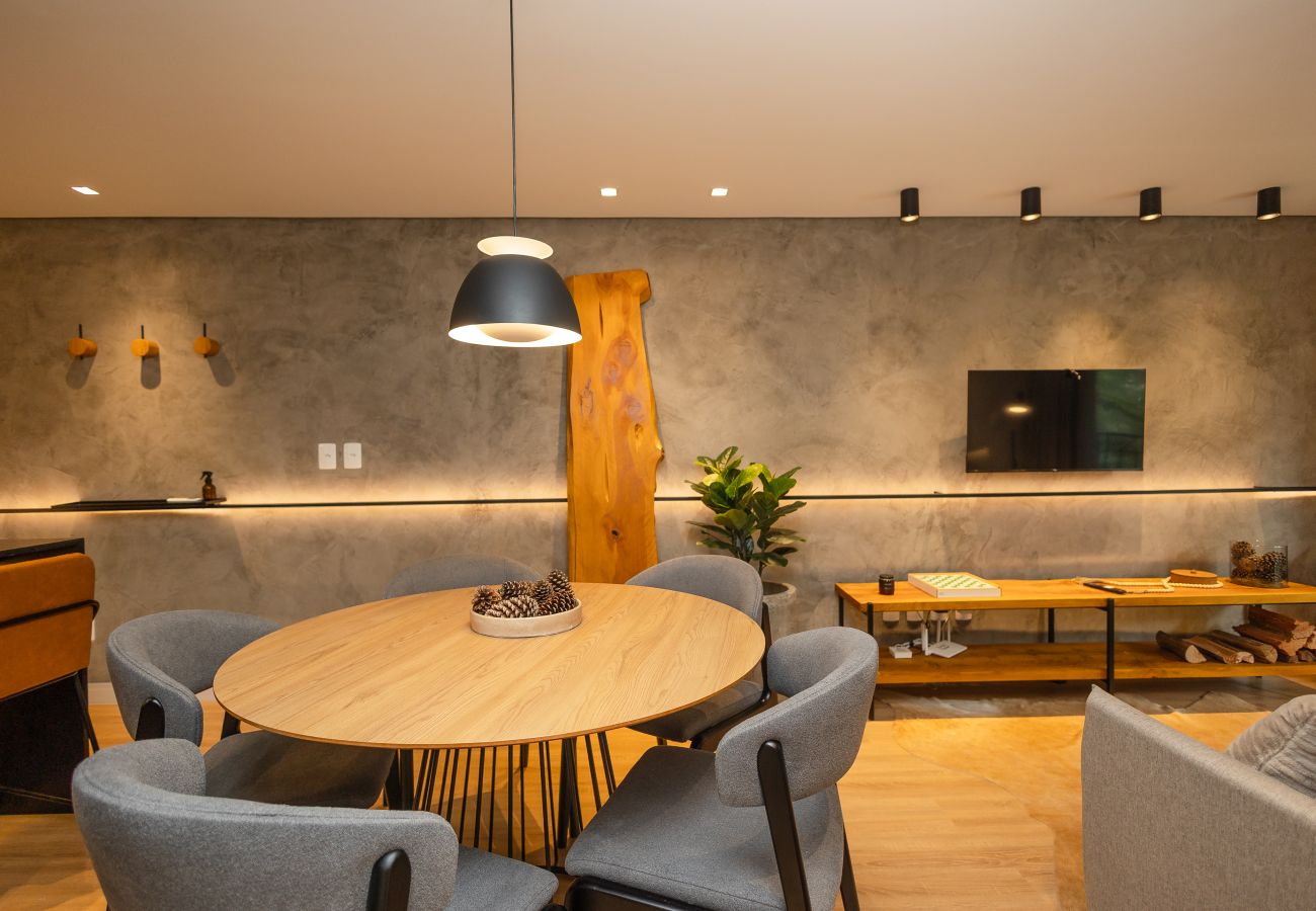 Apartamento em Gramado - NOVO! Loft IMPECÁVEL! Desfrute Gramado como um nativo!