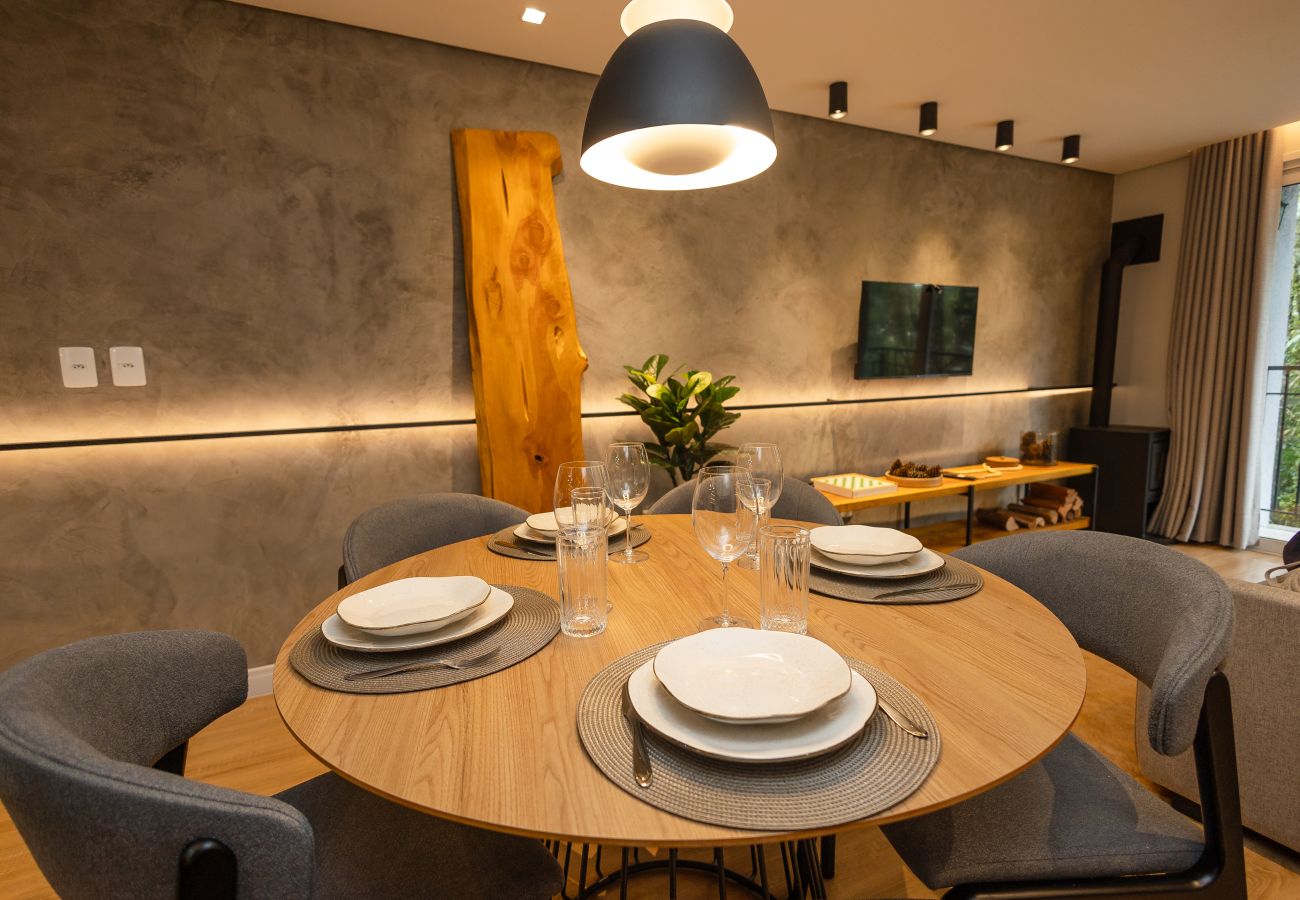 Apartamento em Gramado - NOVO! Loft IMPECÁVEL! Desfrute Gramado como um nativo!