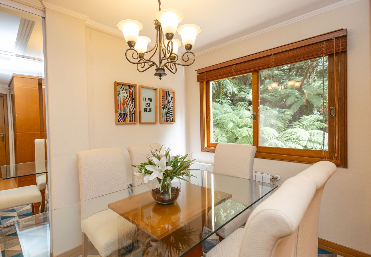 Apartamento em Gramado - NOVO! Apto 2d (1 suíte) a 600m da R Coberta!