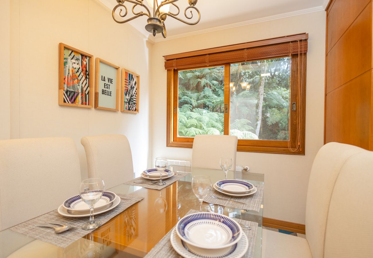 Apartamento em Gramado - NOVO! Apto 2d (1 suíte) a 600m da R Coberta!