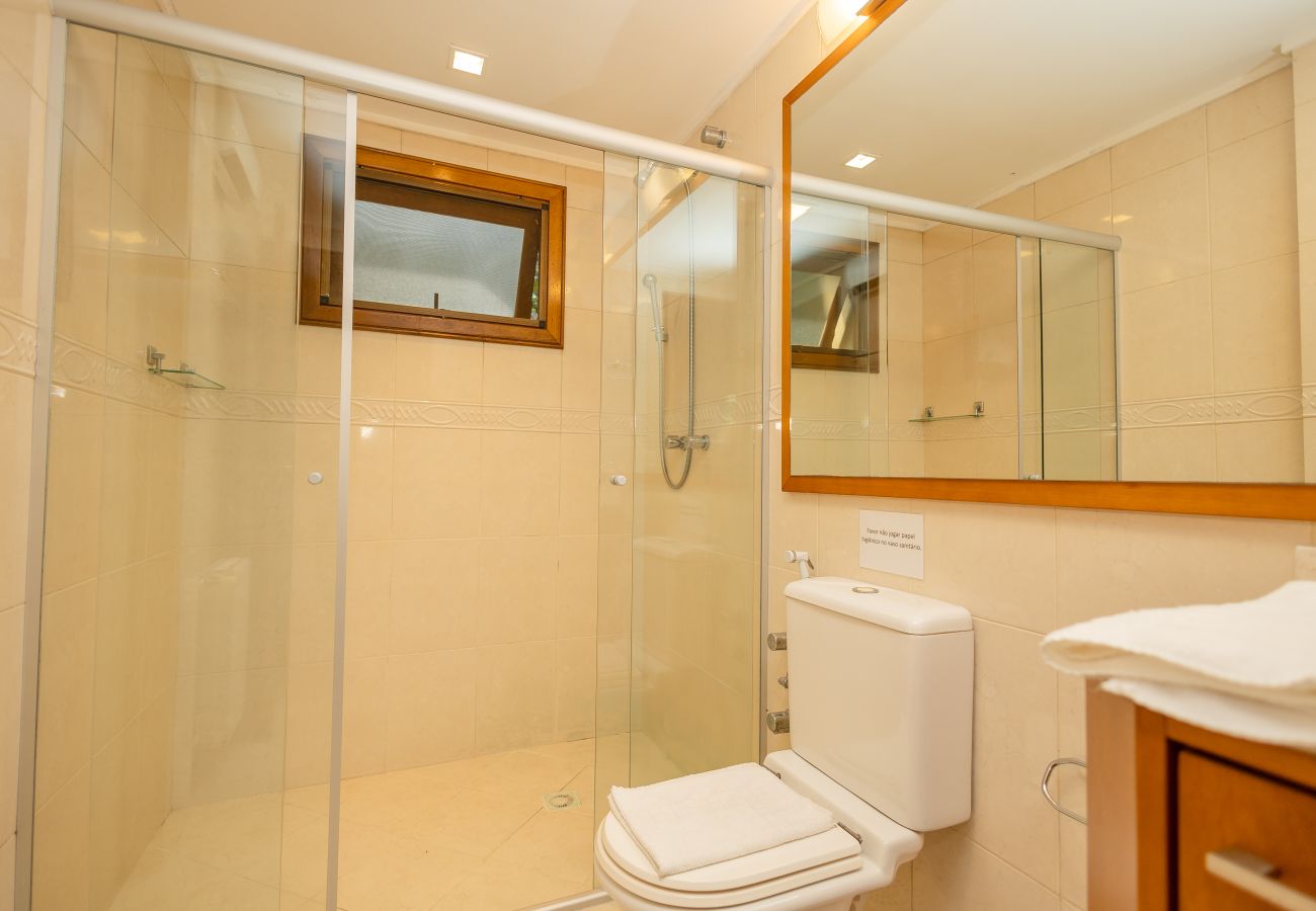Apartamento em Gramado - NOVO! Apto 2d (1 suíte) a 600m da R Coberta!