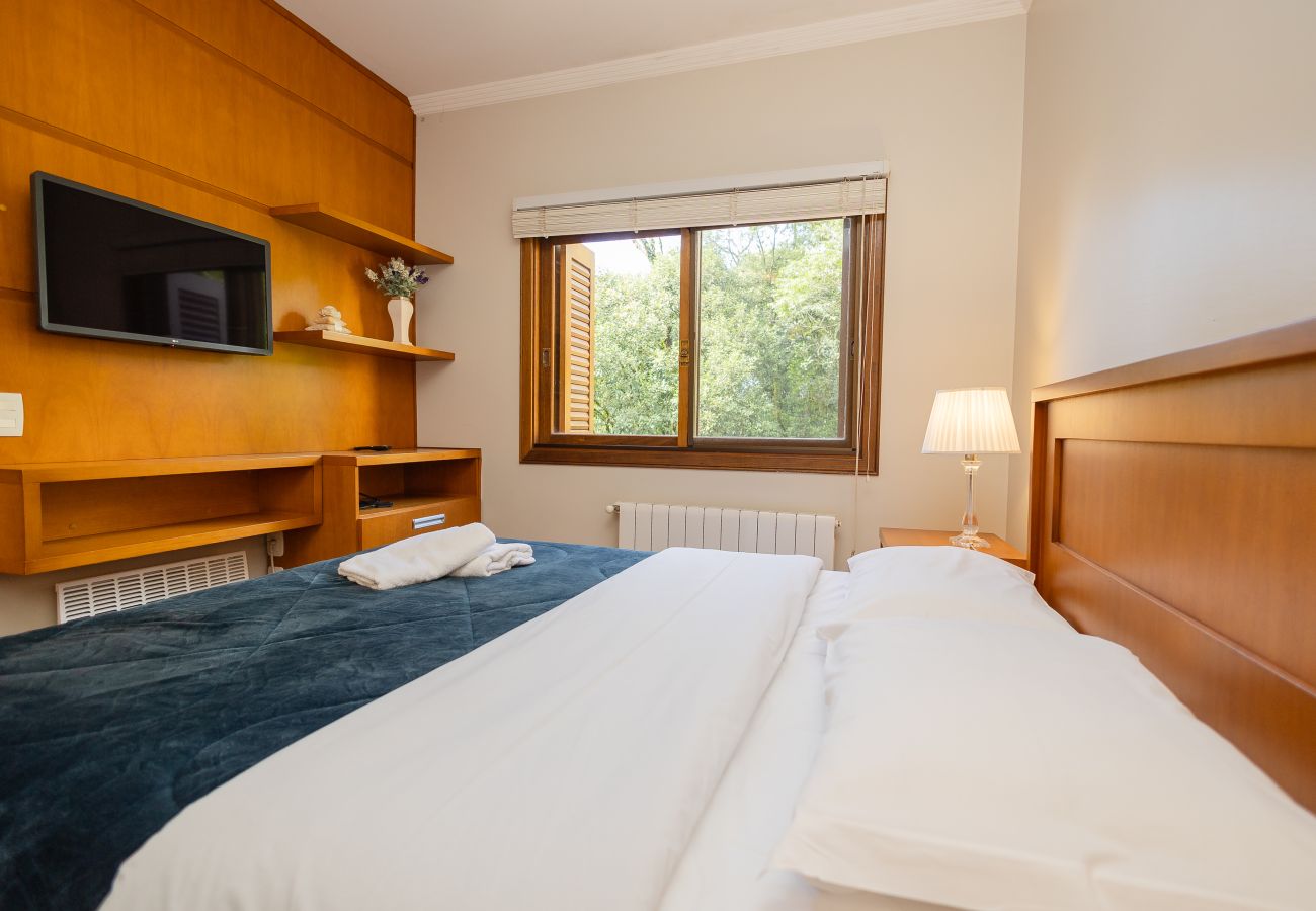 Apartamento em Gramado - NOVO! Apto 2d (1 suíte) a 600m da R Coberta!