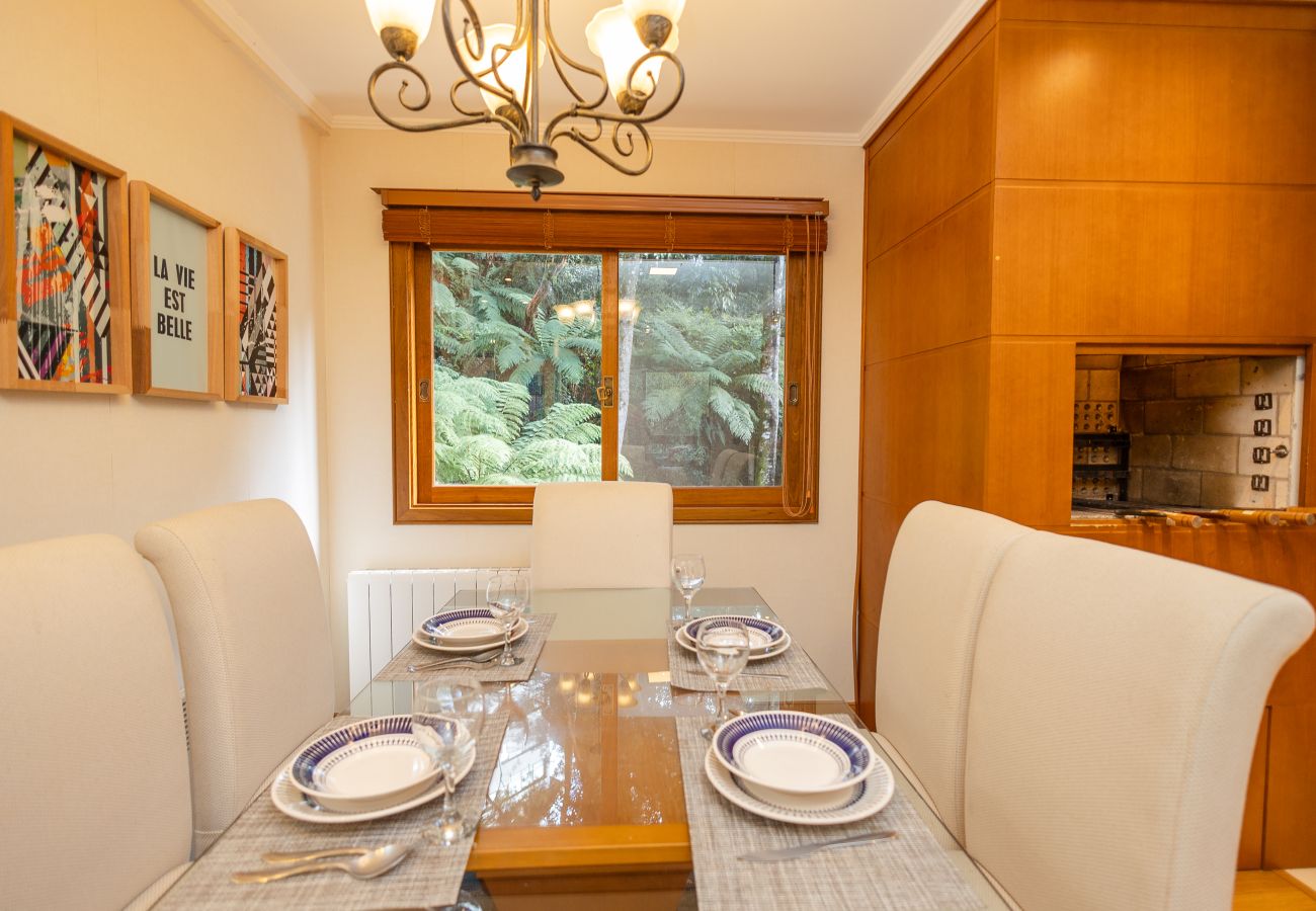 Apartamento em Gramado - NOVO! Apto 2d (1 suíte) a 600m da R Coberta!