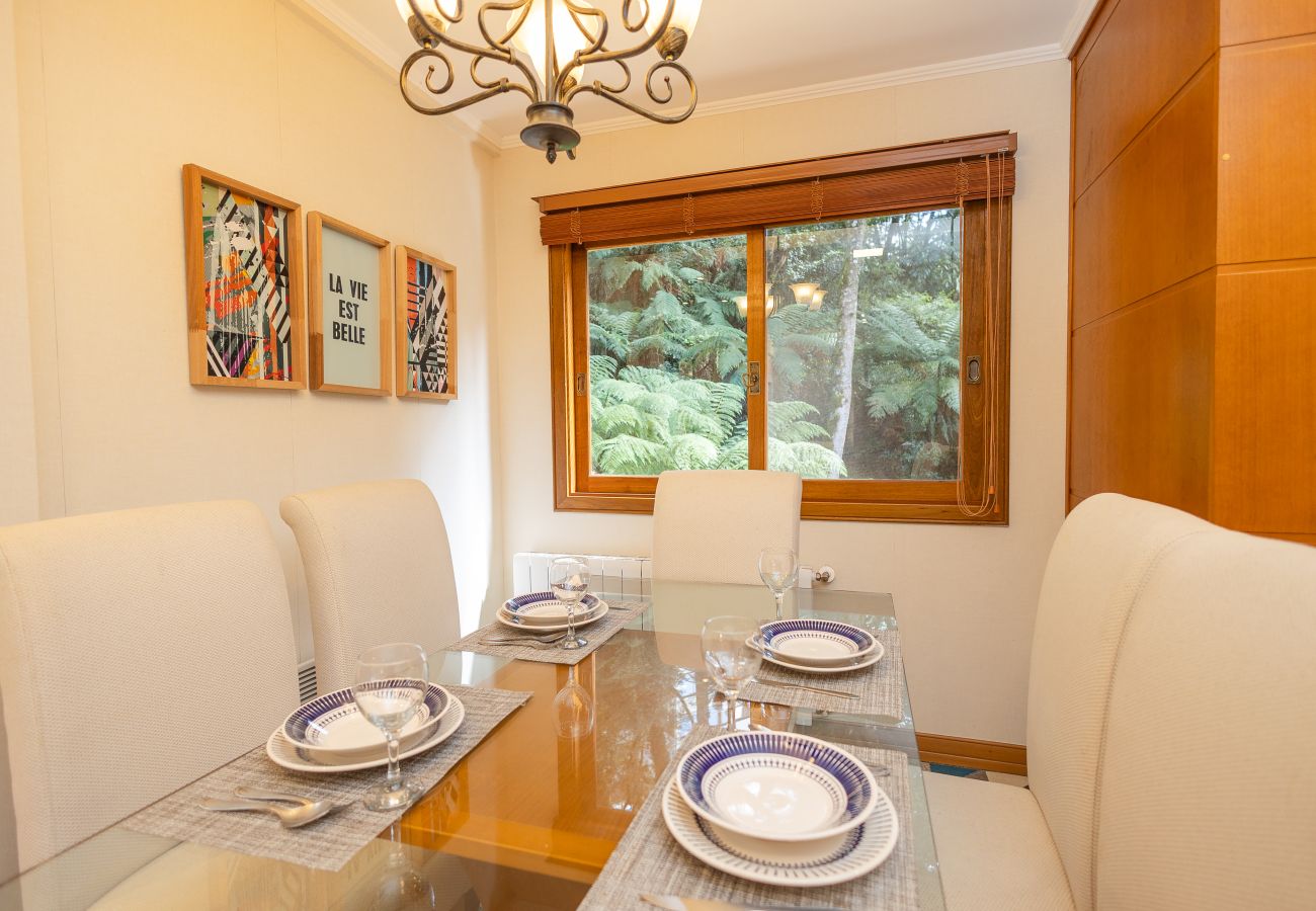 Apartamento em Gramado - NOVO! Apto 2d (1 suíte) a 600m da R Coberta!