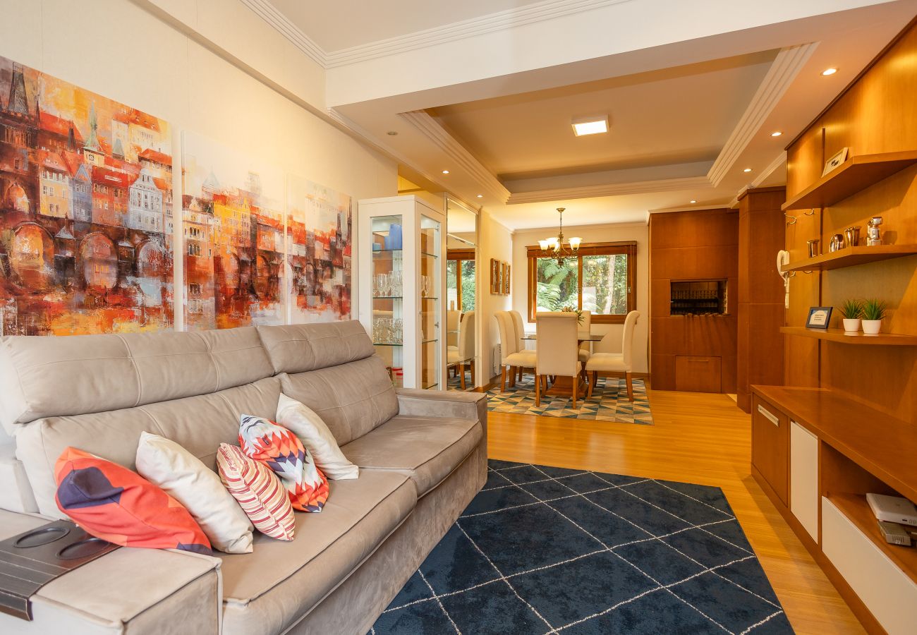 Apartamento em Gramado - NOVO! Apto 2d (1 suíte) a 600m da R Coberta!