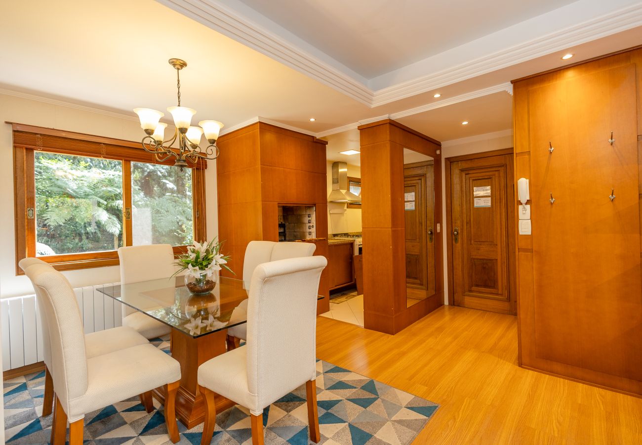 Apartamento em Gramado - NOVO! Apto 2d (1 suíte) a 600m da R Coberta!