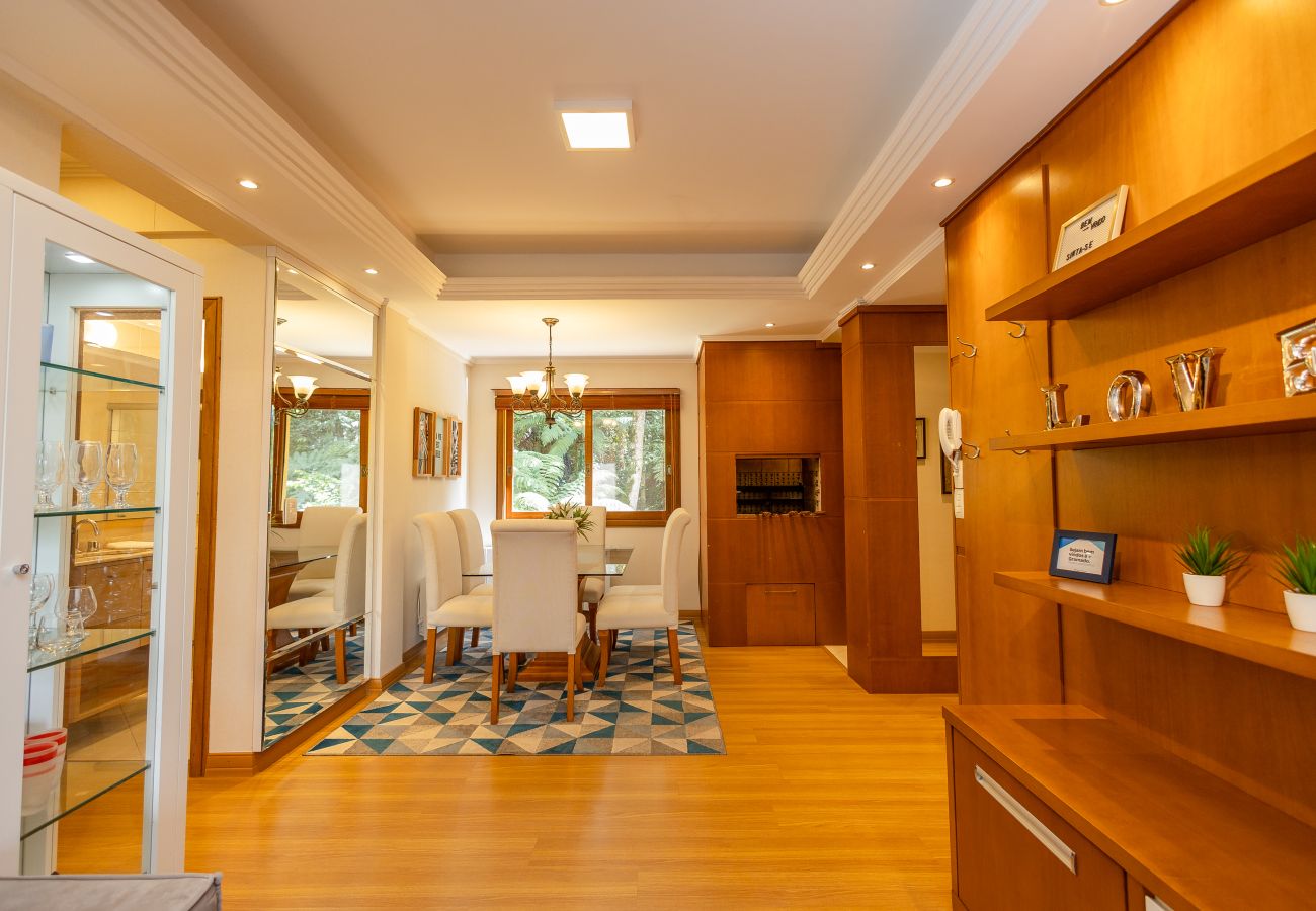 Apartamento em Gramado - NOVO! Apto 2d (1 suíte) a 600m da R Coberta!