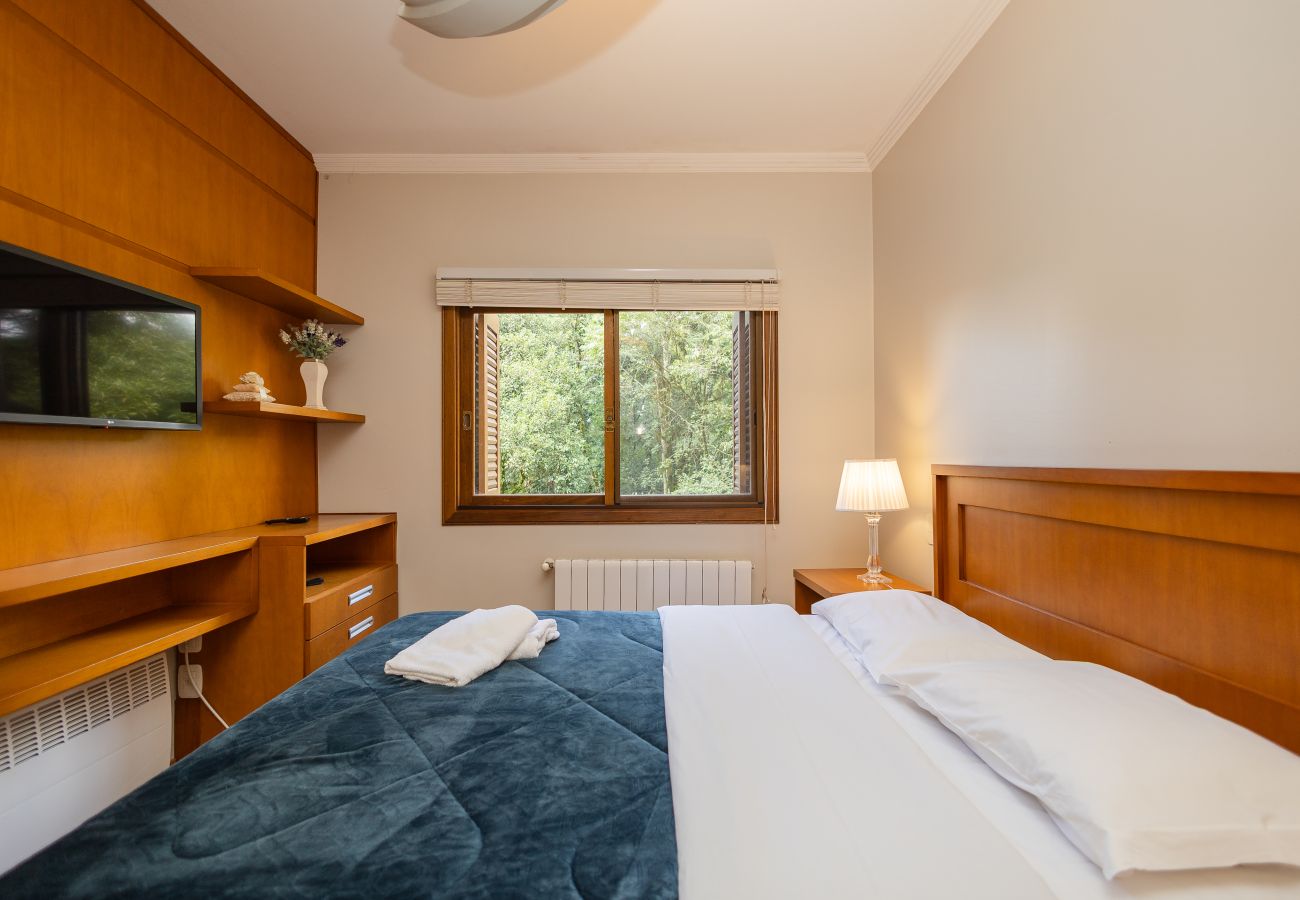Apartamento em Gramado - NOVO! Apto 2d (1 suíte) a 600m da R Coberta!