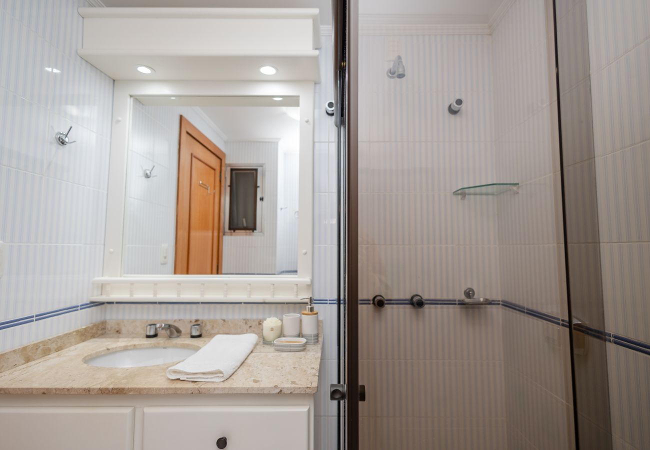 Apartamento em Gramado - NOVO!Apto 2d a 700m da R Coberta! C Super Terraço!
