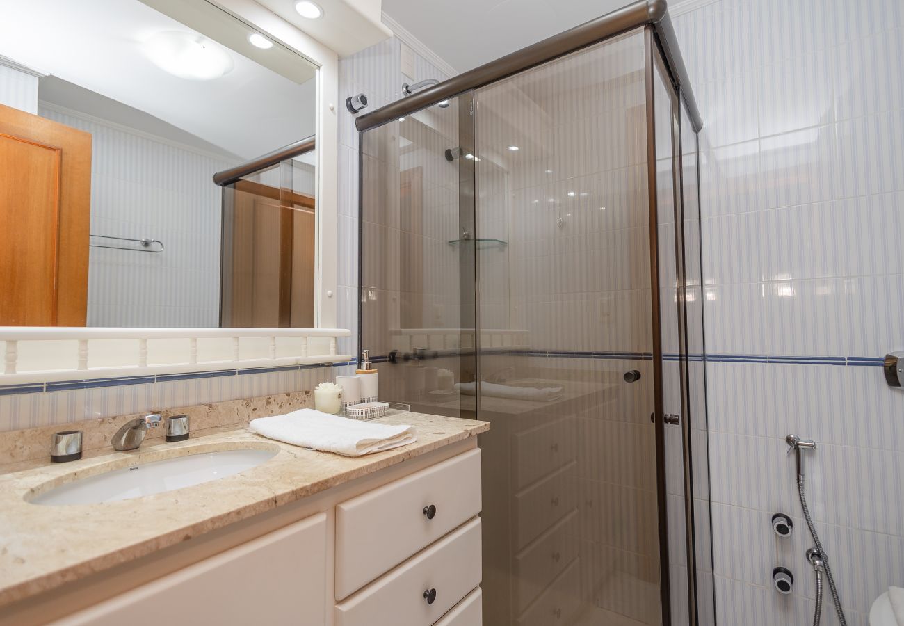 Apartamento em Gramado - NOVO!Apto 2d a 700m da R Coberta! C Super Terraço!