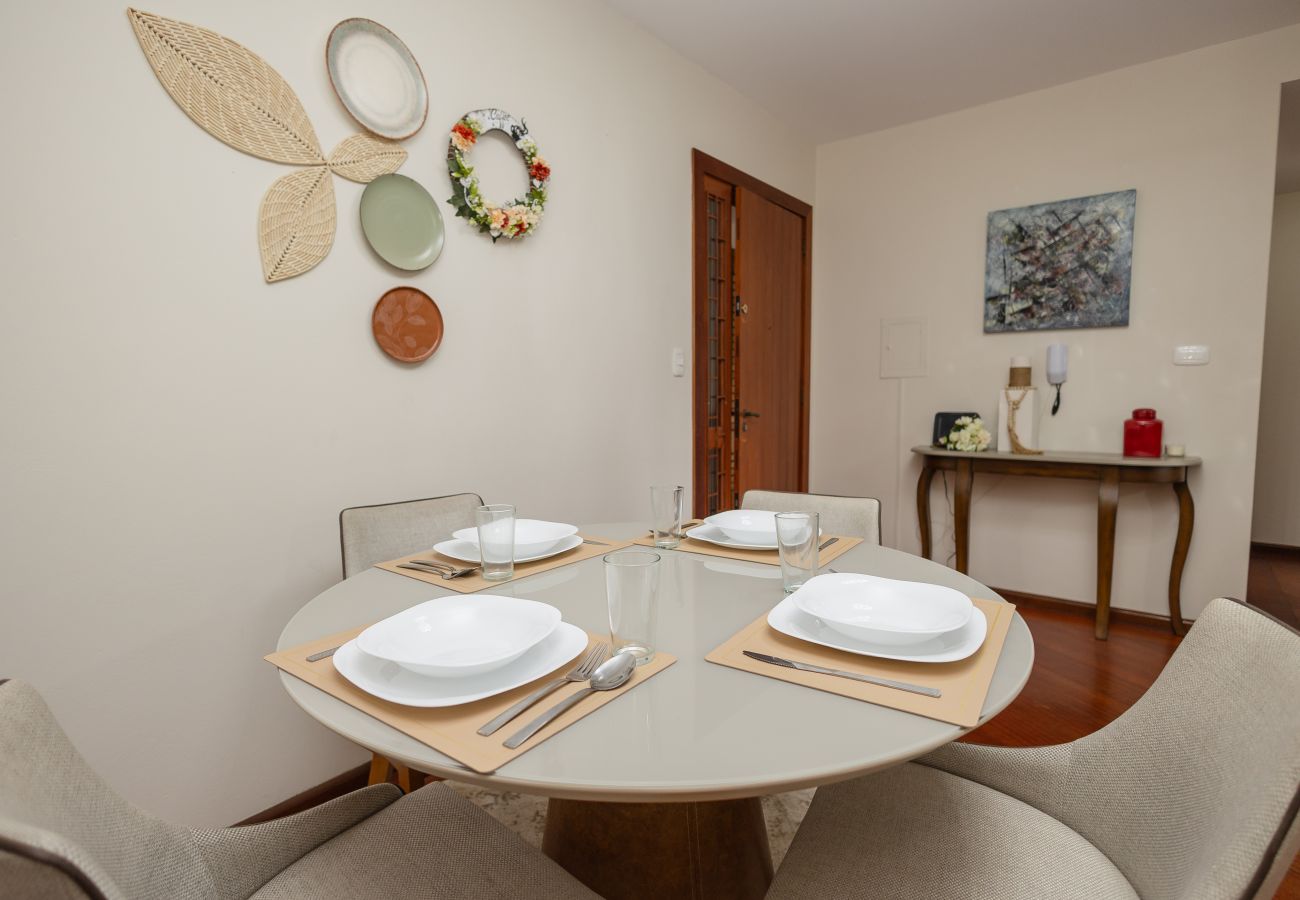 Apartamento em Gramado - NOVO!Apto 2d a 700m da R Coberta! C Super Terraço!