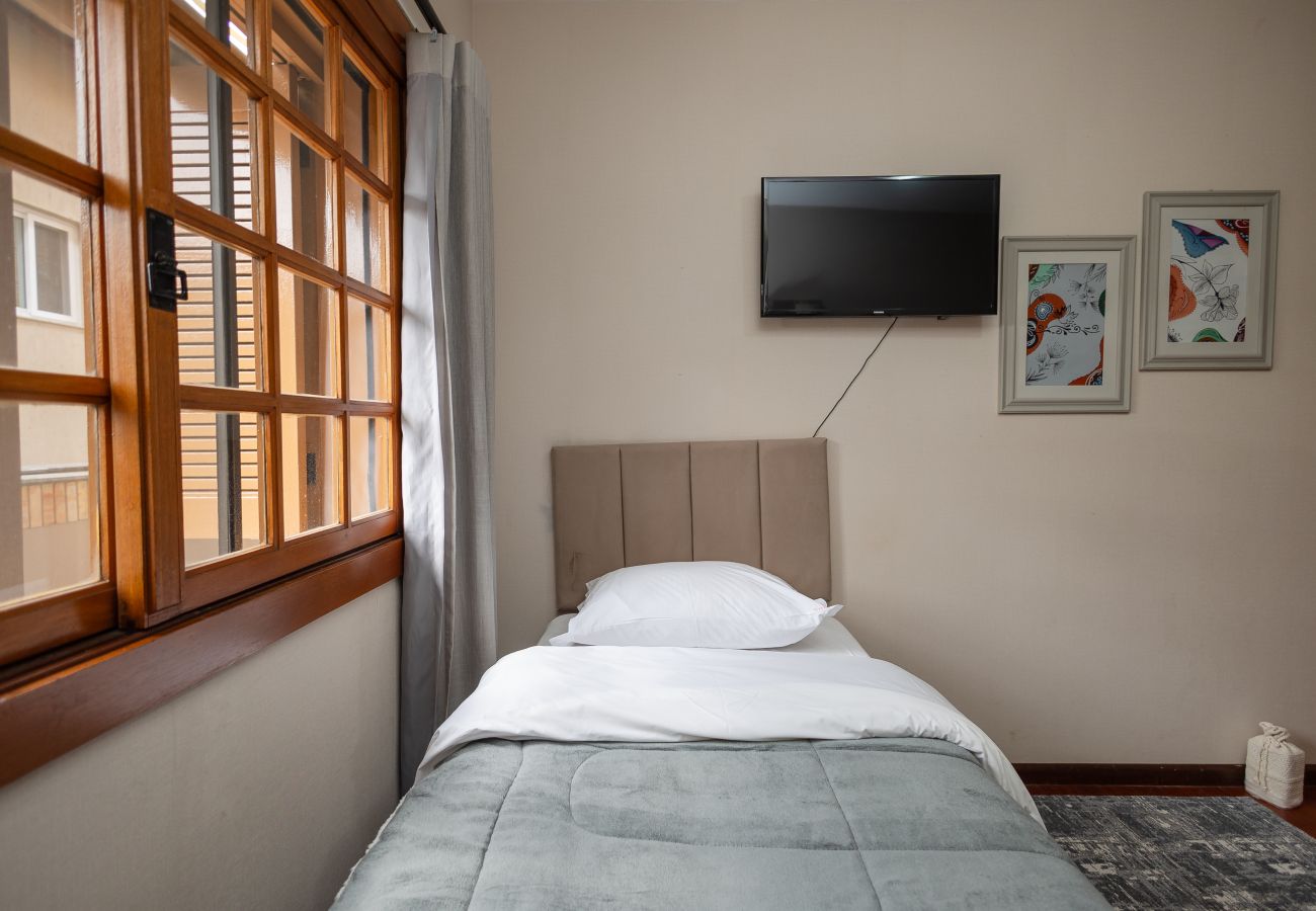 Apartamento em Gramado - NOVO!Apto 2d a 700m da R Coberta! C Super Terraço!