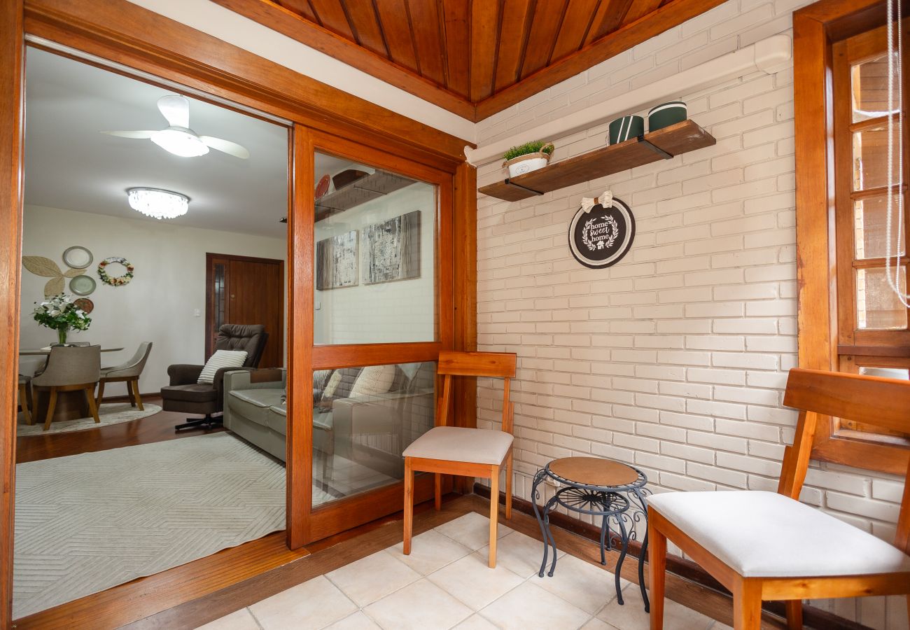 Apartamento em Gramado - NOVO!Apto 2d a 700m da R Coberta! C Super Terraço!