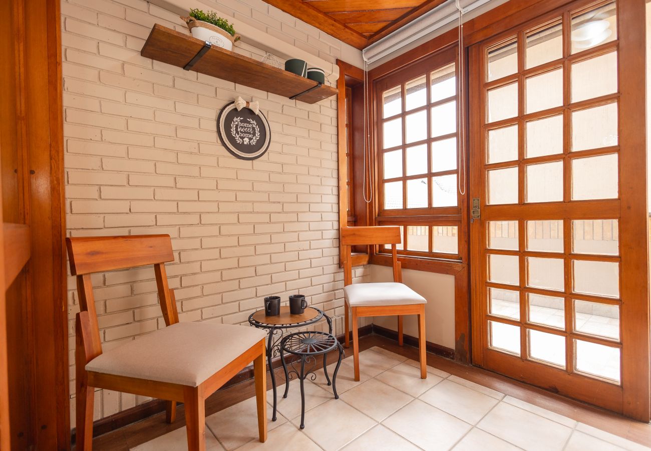 Apartamento em Gramado - NOVO!Apto 2d a 700m da R Coberta! C Super Terraço!