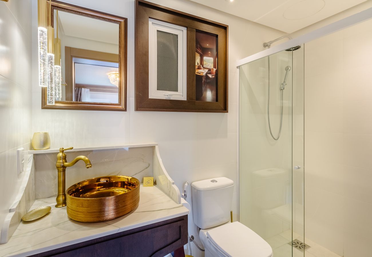 Apartamento em Canela - NOVO! Ap (1 suíte) temático EXPRESSO 221 Canela - Gramado