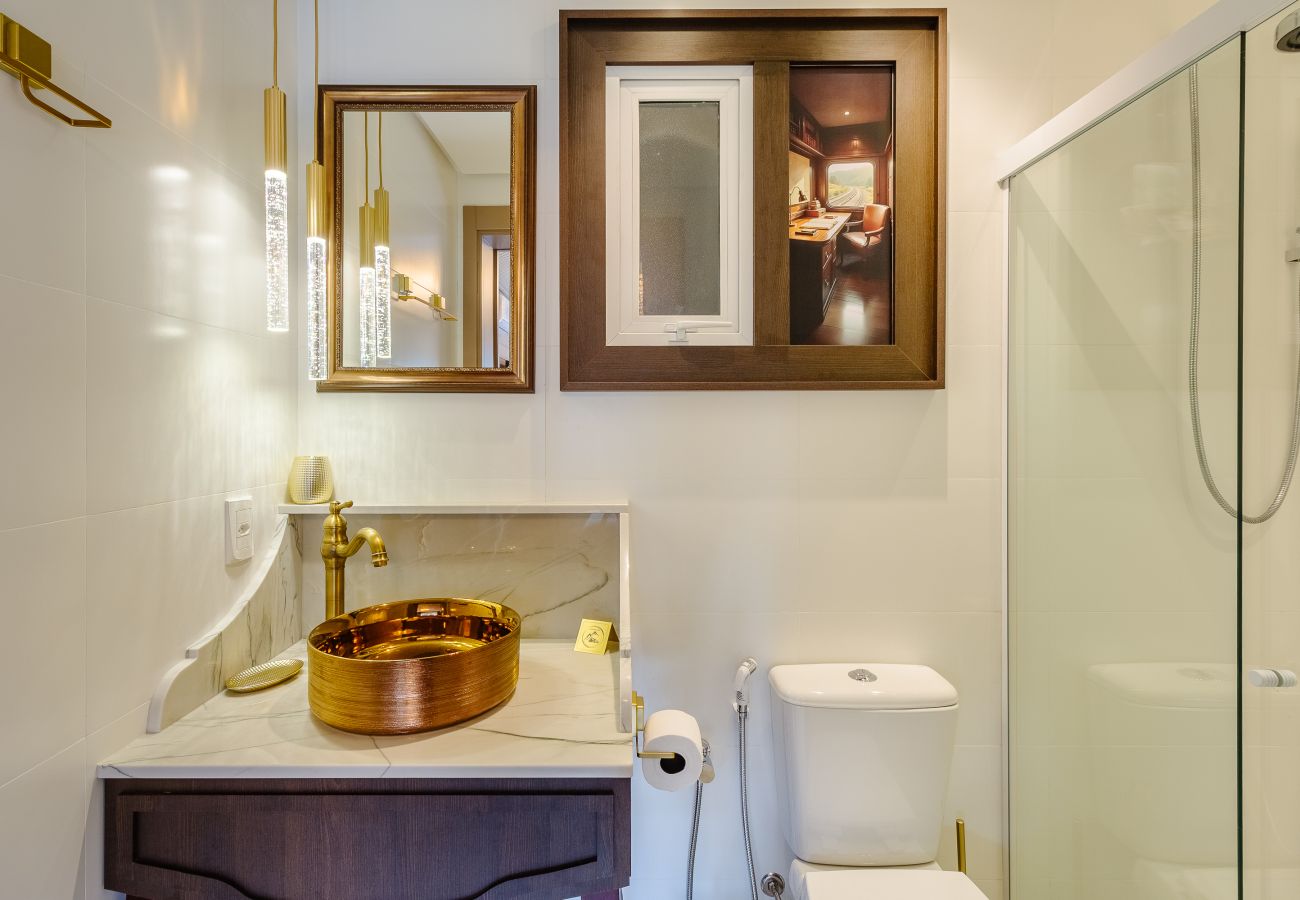 Apartamento em Canela - NOVO! Ap (1 suíte) temático EXPRESSO 221 Canela - Gramado