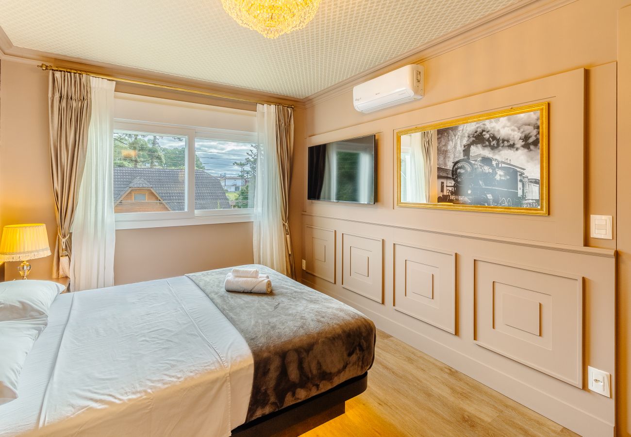 Apartamento em Canela - NOVO! Ap (1 suíte) temático EXPRESSO 221 Canela - Gramado