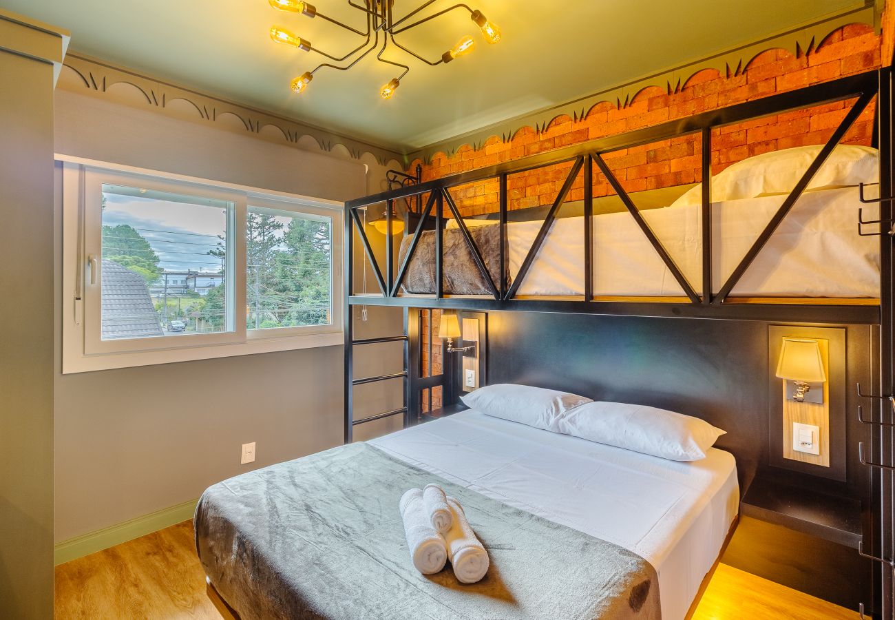 Apartamento em Canela - NOVO! Ap (1 suíte) temático EXPRESSO 221 Canela - Gramado