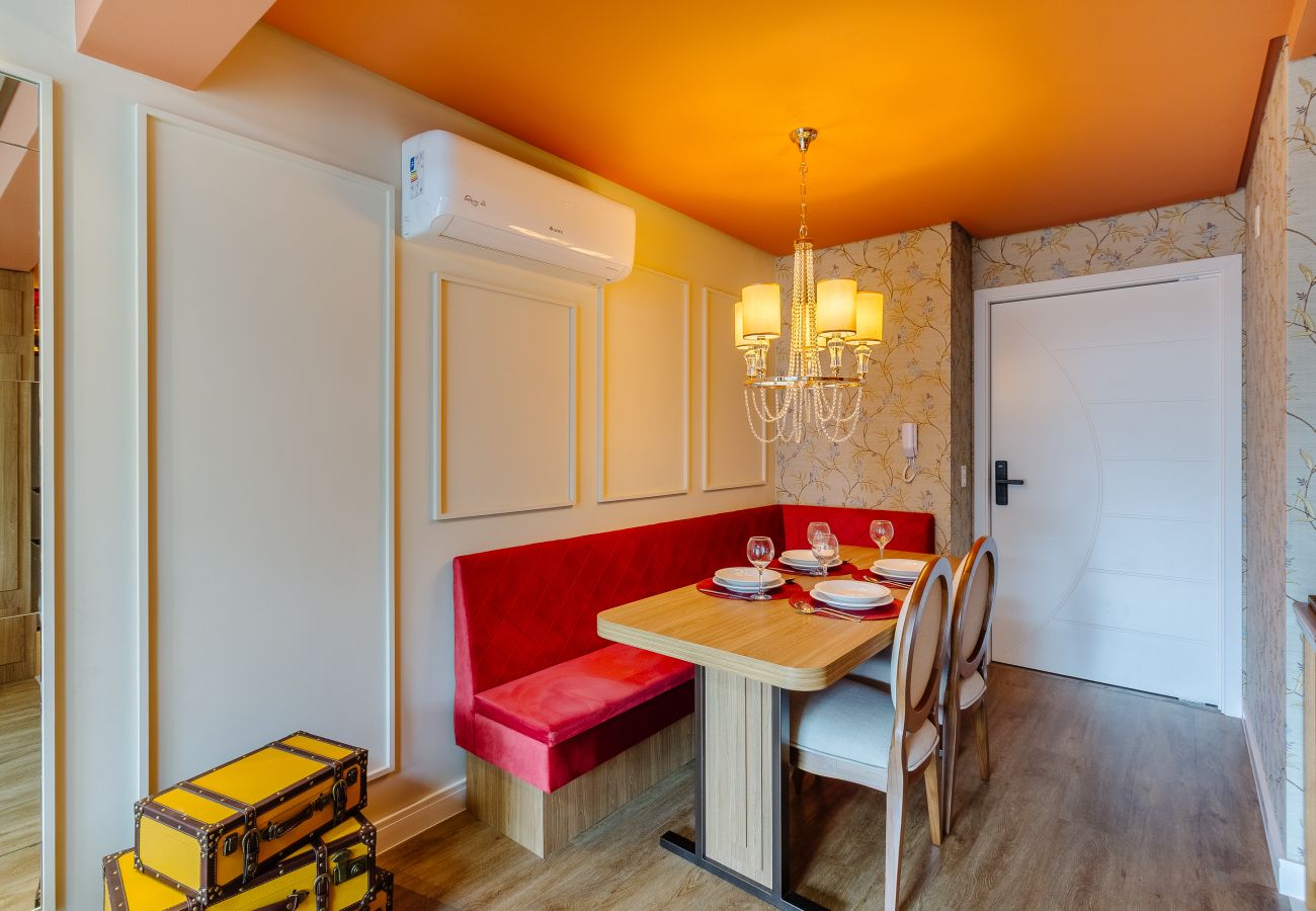 Apartamento em Canela - NOVO! Ap (1 suíte) temático EXPRESSO 221 Canela - Gramado