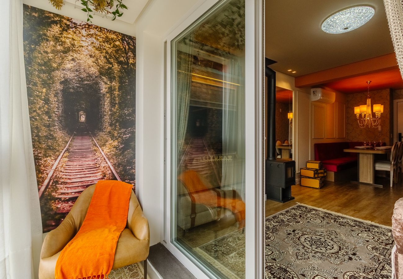 Apartamento em Canela - NOVO! Ap (1 suíte) temático EXPRESSO 221 Canela - Gramado