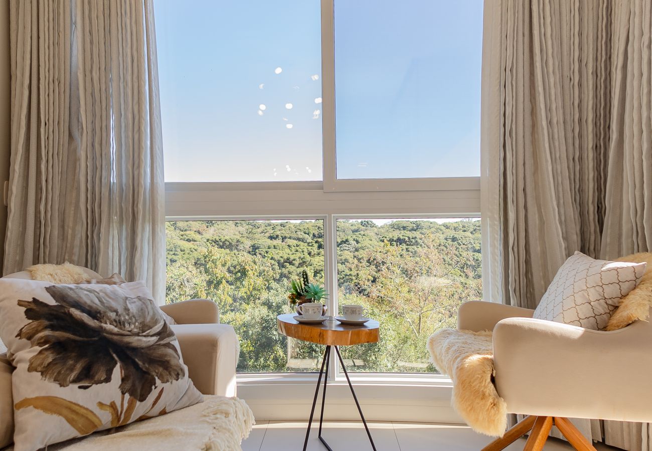 Apartamento em Gramado - Ap 2D (1 suíte) com Vista para o Bosque!