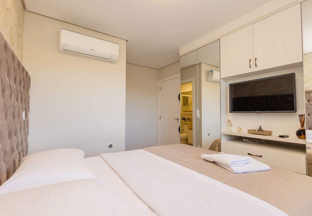 Apartamento em Gramado - Ap 2D (1 suíte) com Vista para o Bosque!
