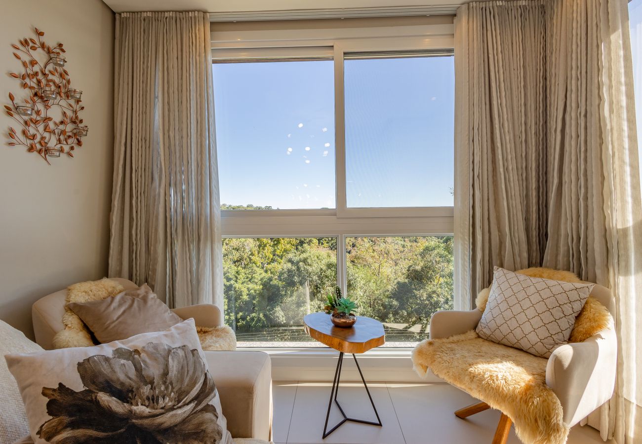 Apartamento em Gramado - Ap 2D (1 suíte) com Vista para o Bosque!
