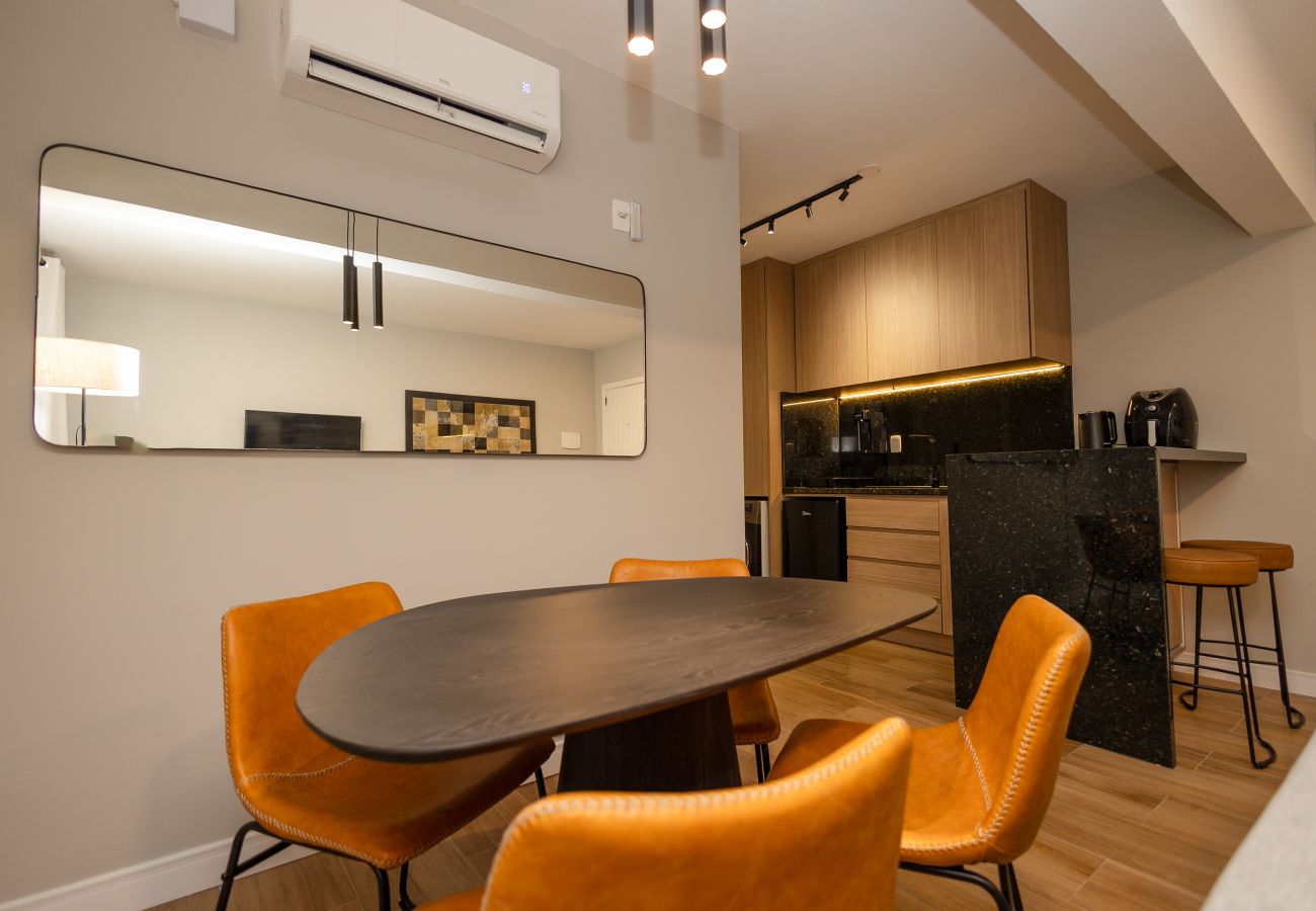 Apartamento em Gramado - Ap para 4 em Gramado, a 40m da Rua Coberta